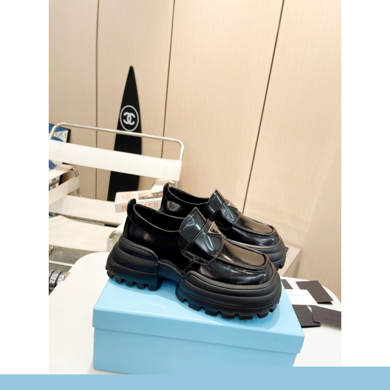 Pra*a leather shoes